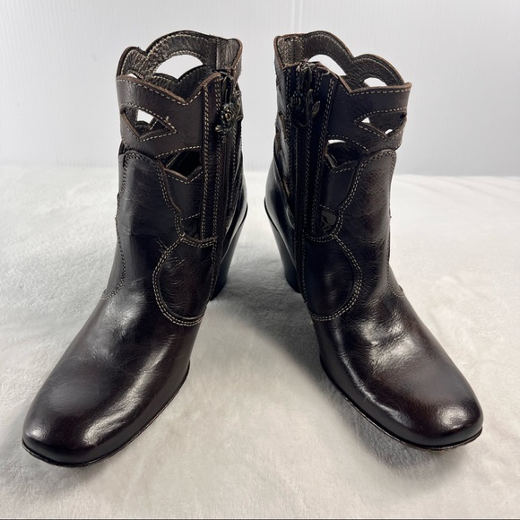 SIREN by MARK NASON Brown Leather Cutout Ankle Boots - Picture 2 of 10